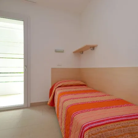 Apartment Cozy For Families With Balcony